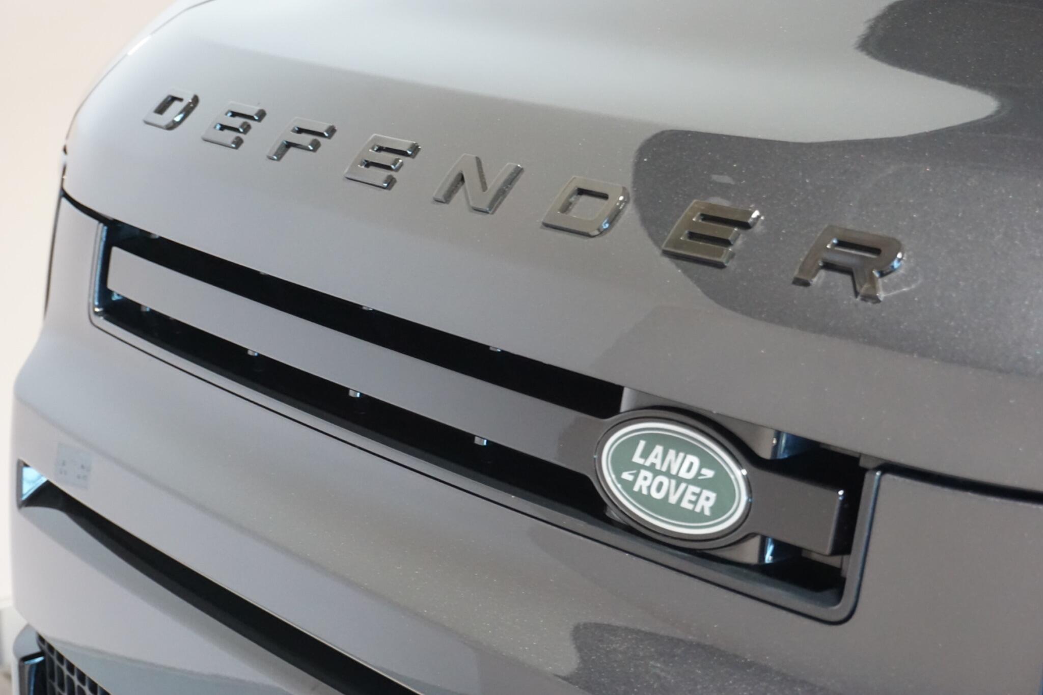 Land Rover Defender 110 3.0 D350 MHEV X-Dynamic HSE SUV 5dr Diesel Auto 4WD Euro 6 (s/s) (350 ps)